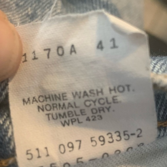 Levi’s AUTHORIZED VINTAGE NWT Denim Shorts, Size 26 - Picture 6 of 9
